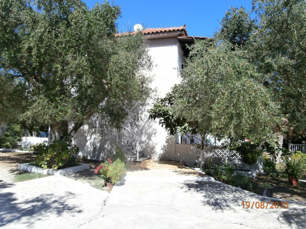 Billy'S Amoudi Apartments Rum bild